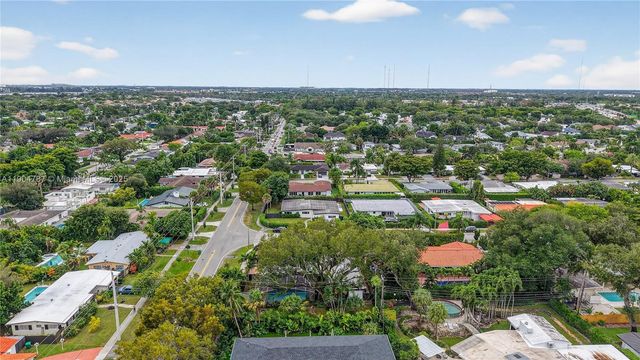 19901 NE 21st Ave, Miami, FL 33179