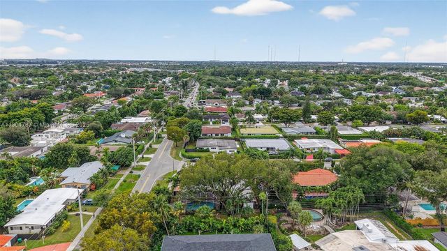 19901 NE 21st Ave, Miami, FL 33179