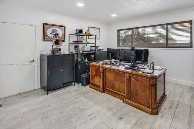 19901 NE 21st Ave, Miami, FL 33179