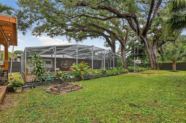 19901 NE 21st Ave, Miami, FL 33179