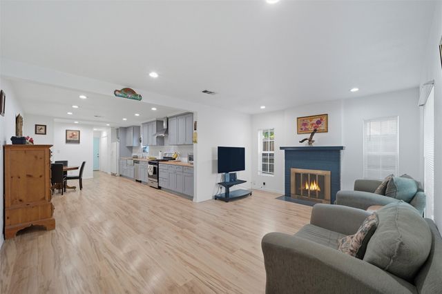 2522 W Jefferson Boulevard, Dallas, TX 75211