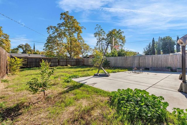 2020 2020 S American St., Stockton, CA 95206