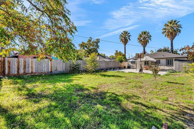 2020 2020 S American St., Stockton, CA 95206