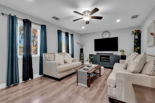 2020 2020 S American St., Stockton, CA 95206