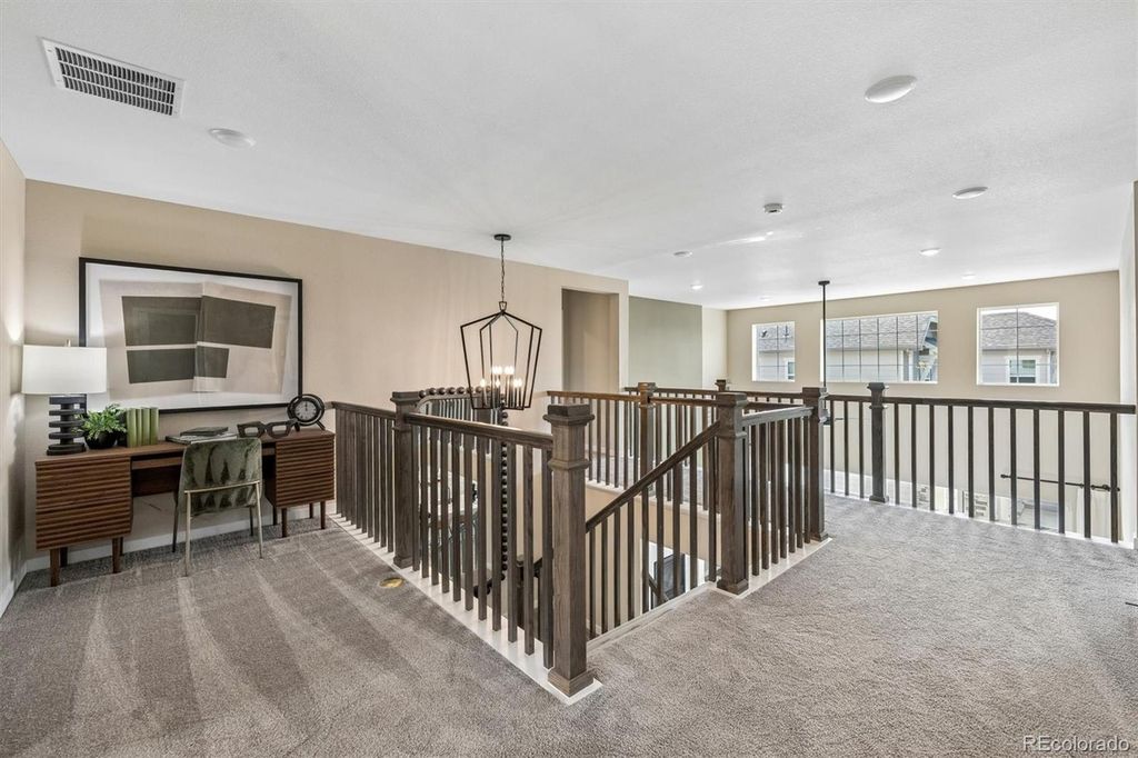Image 13 of property listing at 9113 Ironwood Street, Highlands Ranch, CO 80129
