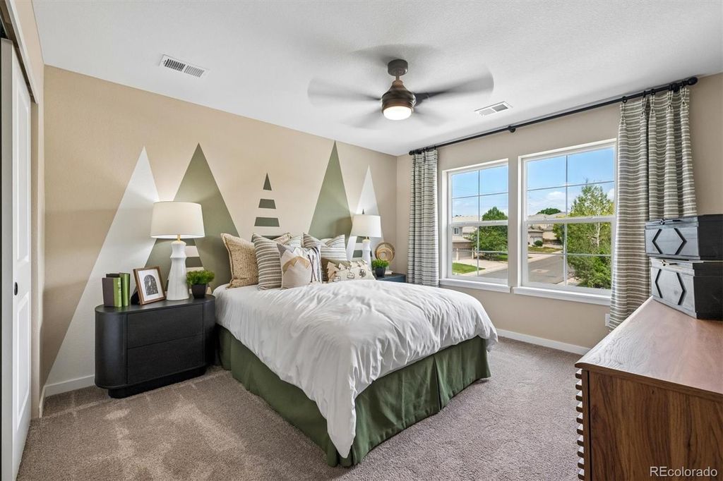 Image 14 of property listing at 9113 Ironwood Street, Highlands Ranch, CO 80129