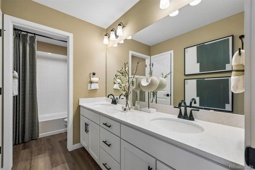 Image 15 of property listing at 9113 Ironwood Street, Highlands Ranch, CO 80129