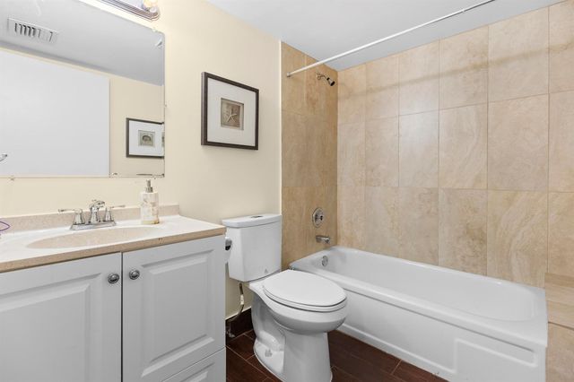 14671 Bonaire Boulevard 404, Delray Beach, FL 33446
