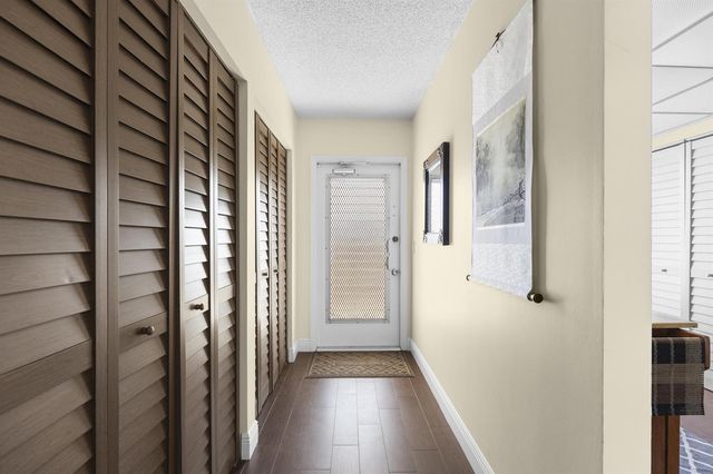14671 Bonaire Boulevard 404, Delray Beach, FL 33446