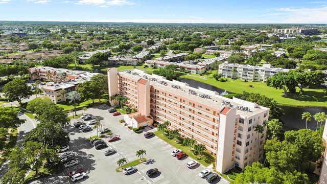 14671 Bonaire Boulevard 404, Delray Beach, FL 33446