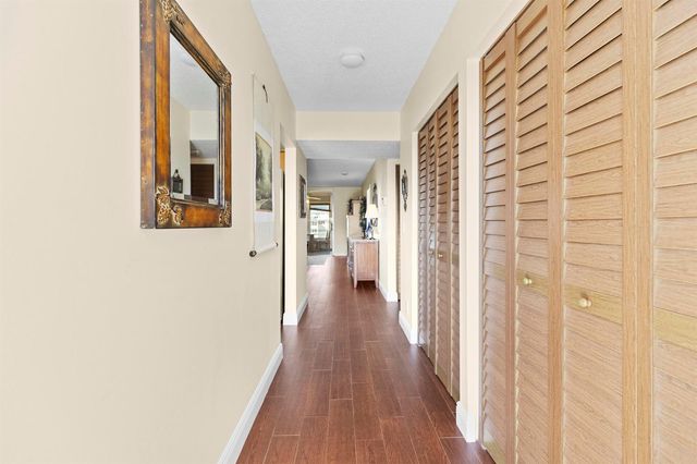 14671 Bonaire Boulevard 404, Delray Beach, FL 33446