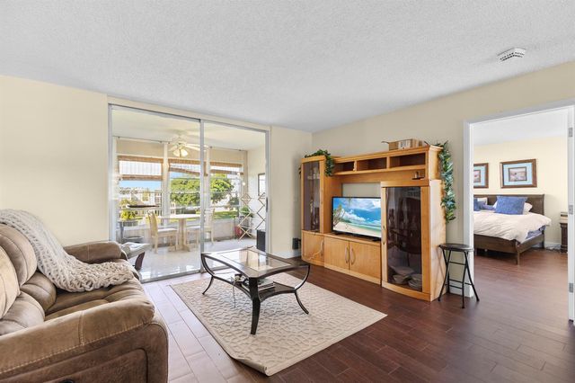 14671 Bonaire Boulevard 404, Delray Beach, FL 33446