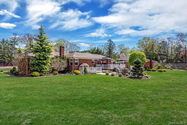 193 Dix Hills Road, Dix Hills, NY 11746