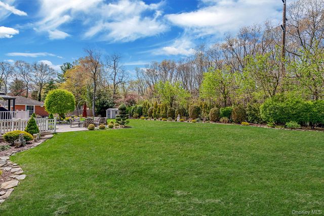 193 Dix Hills Road, Dix Hills, NY 11746