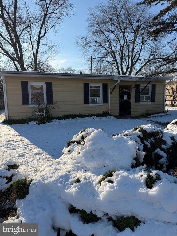 466 ROBINSON DR, Wilmington, DE 19801