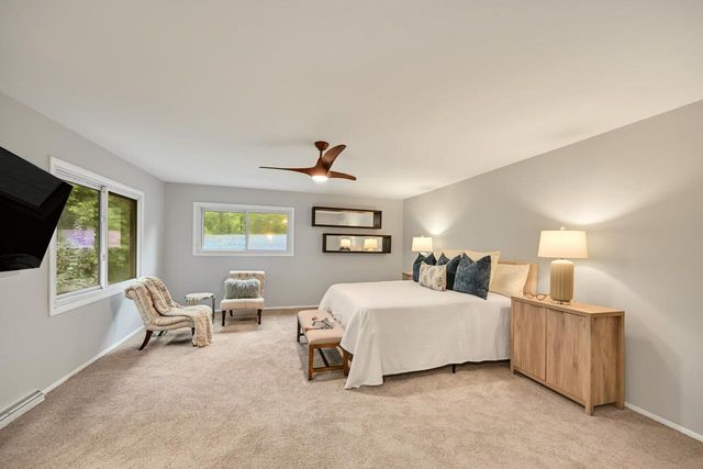 9484 N Fairway DRIVE, Bayside, WI 53217
