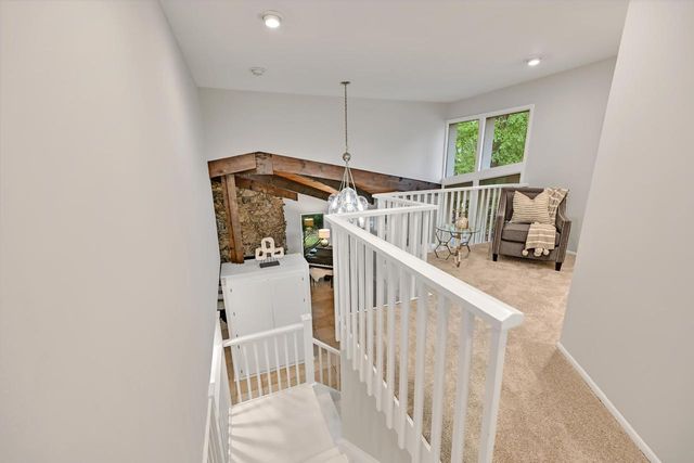 9484 N Fairway DRIVE, Bayside, WI 53217