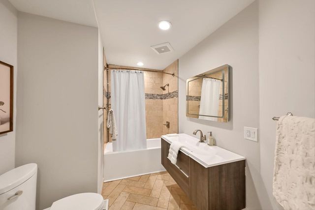 9484 N Fairway DRIVE, Bayside, WI 53217