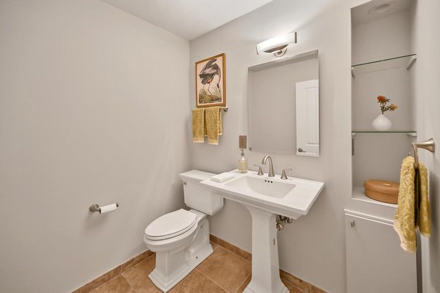 9484 N Fairway DRIVE, Bayside, WI 53217