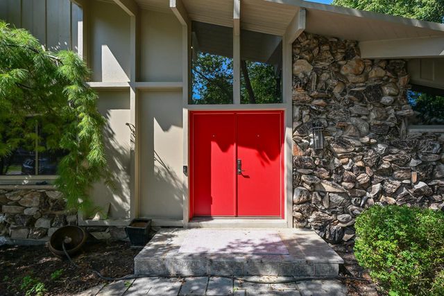 9484 N Fairway DRIVE, Bayside, WI 53217