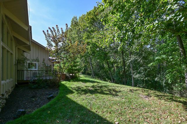9484 N Fairway DRIVE, Bayside, WI 53217