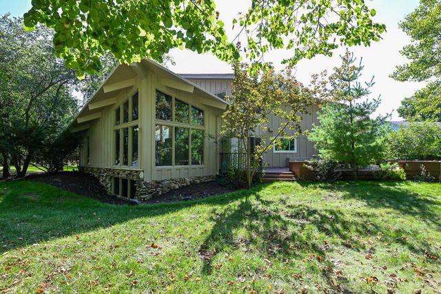 9484 N Fairway DRIVE, Bayside, WI 53217