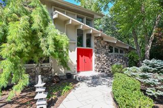 9484 N Fairway DRIVE, Bayside, WI 53217