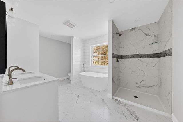 3 Earle St, Fairhaven, MA 02739