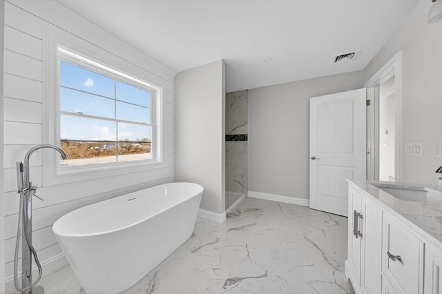 3 Earle St, Fairhaven, MA 02739