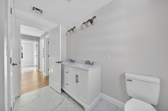 3 Earle St, Fairhaven, MA 02739