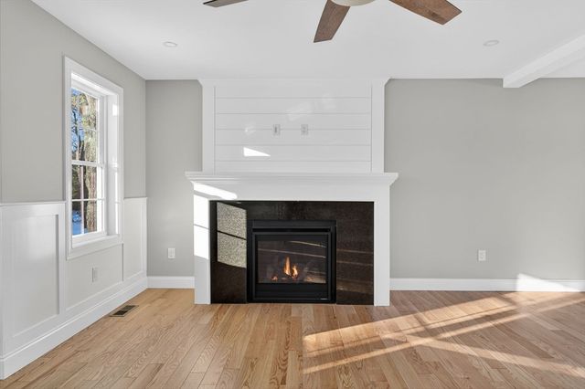 3 Earle St, Fairhaven, MA 02739