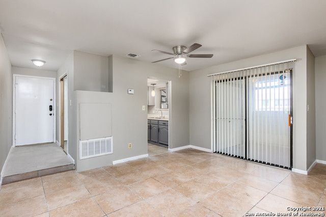 11843 Braesview Apt 301, San Antonio, TX 78213