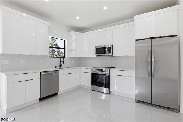 3010 37th ST SW, Lehigh Acres, FL 33976