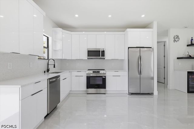 3010 37th ST SW, Lehigh Acres, FL 33976