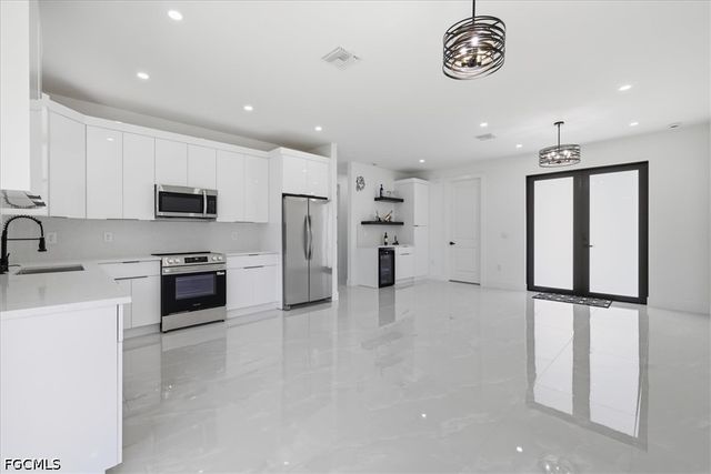 3010 37th ST SW, Lehigh Acres, FL 33976