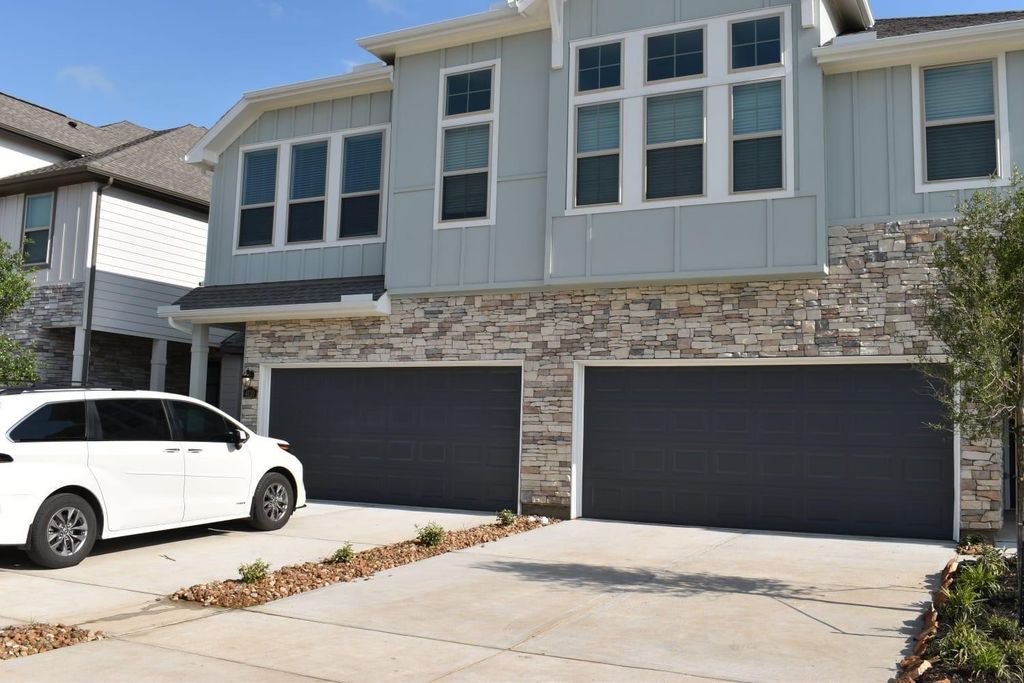 4110 Balboa Drive, Iowa Colony, TX 77583