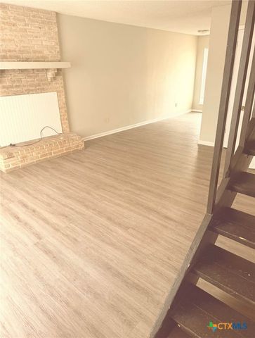 121 Regency Avenue, Victoria, TX 77904