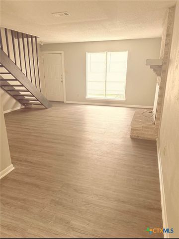 121 Regency Avenue, Victoria, TX 77904