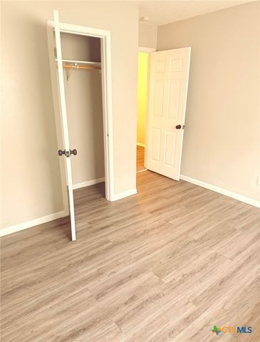 121 Regency Avenue, Victoria, TX 77904