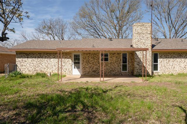 712 N 4th, Wills Point, TX 75169