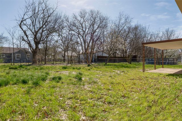 712 N 4th, Wills Point, TX 75169