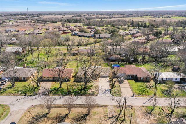 712 N 4th, Wills Point, TX 75169