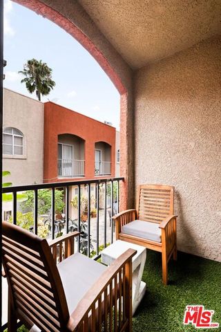 1957 N Bronson Avenue 117, Los Angeles, CA 90068