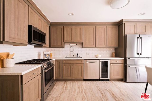 1957 N Bronson Avenue 117, Los Angeles, CA 90068
