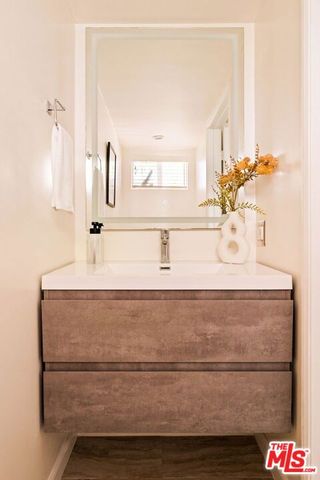 1957 N Bronson Avenue 117, Los Angeles, CA 90068