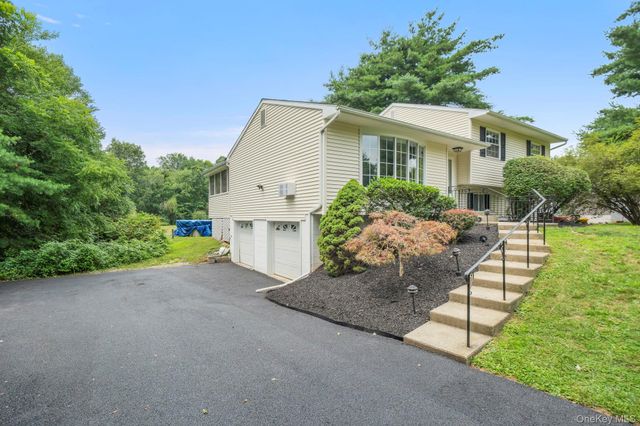 9 Barnes Drive, Wappingers Falls, NY 12590