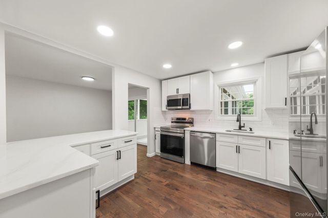 9 Barnes Drive, Wappingers Falls, NY 12590