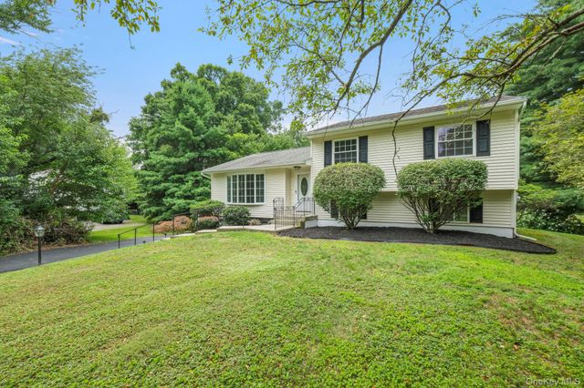 9 Barnes Drive, Wappingers Falls, NY 12590