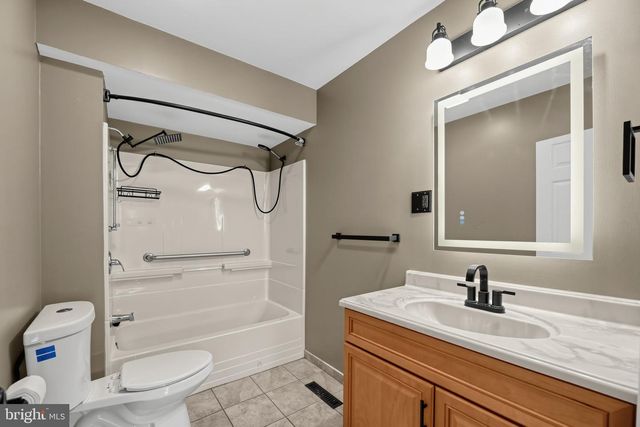 222 CROSS KEYS ROAD RD, Berlin, NJ 08009