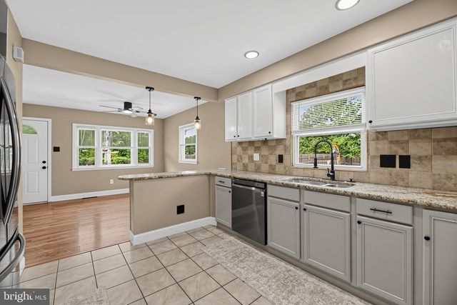 222 CROSS KEYS ROAD RD, Berlin, NJ 08009